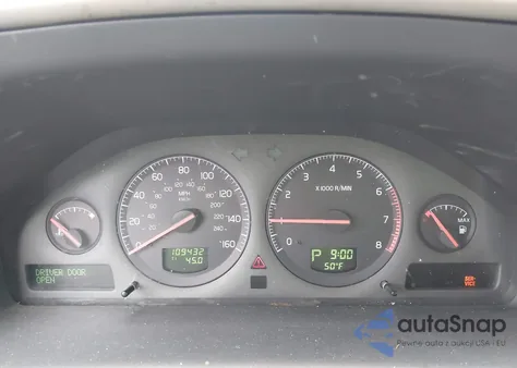 2001 Volvo V70 2.4/2.4 M Sr (Discontinued) z USA, uszkodzony, nr VIN YV1SW61R412105454